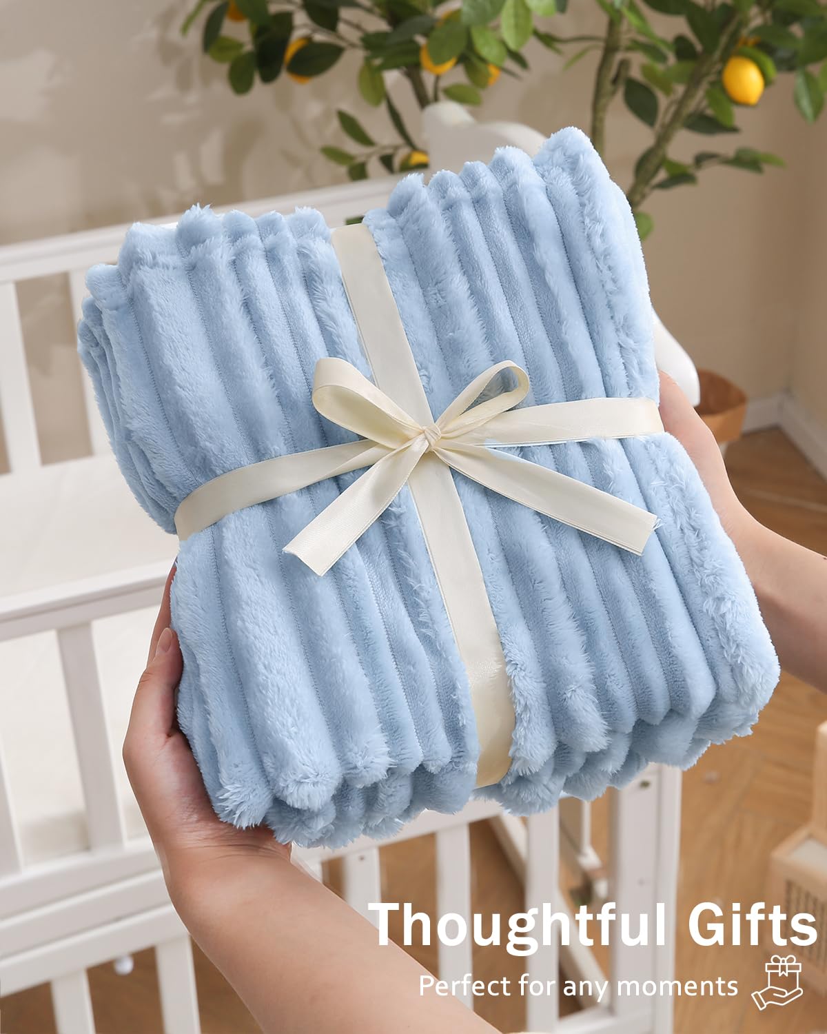 HOMRITAR versatile blanket for crib, stroller, or playtime.