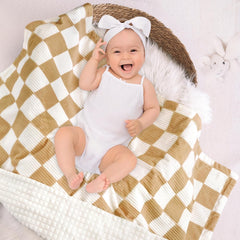 HOMRITAR blanket back features 3D square grid for comfy texture