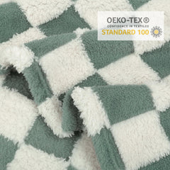 HOMRITAR lightweight and cozy blanket ideal for travel and on-the-go use.