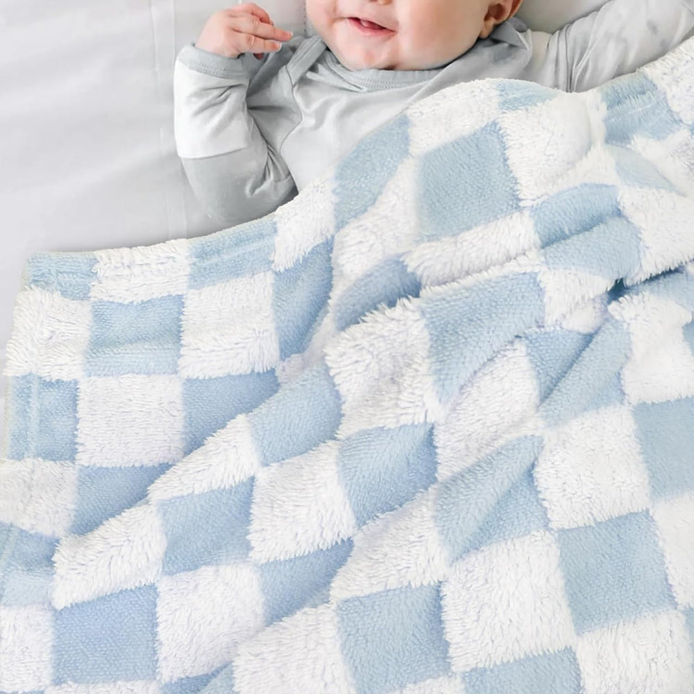 HOMRITAR blanket soft fleece texture showing warmth and breathability
