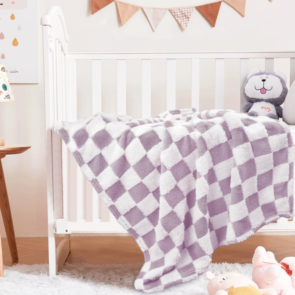 HOMRITAR easy-care blanket is machine washable for everyday convenience.