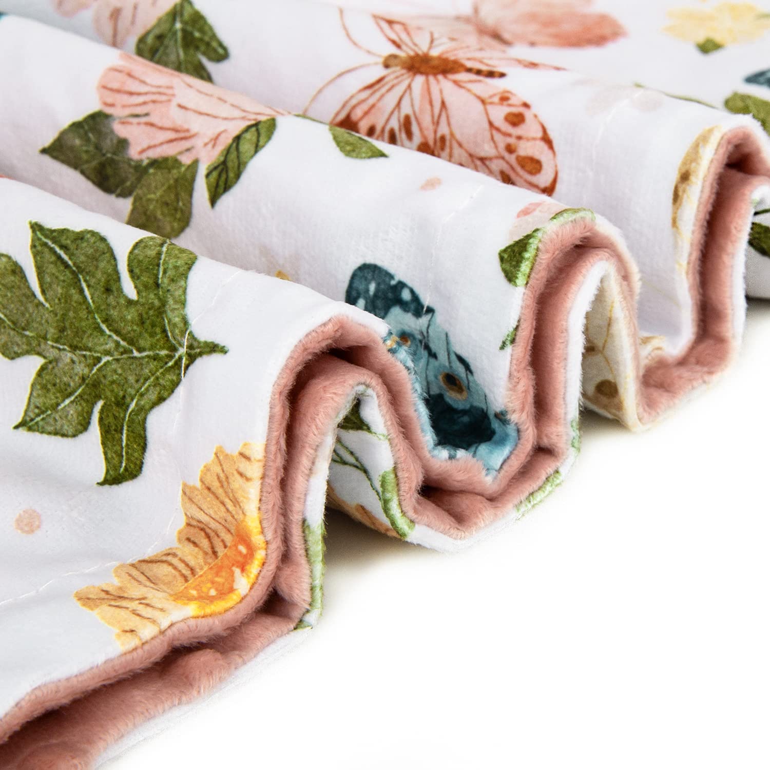 HOMRITAR blanket in a nursery setup for crib decor and warmth