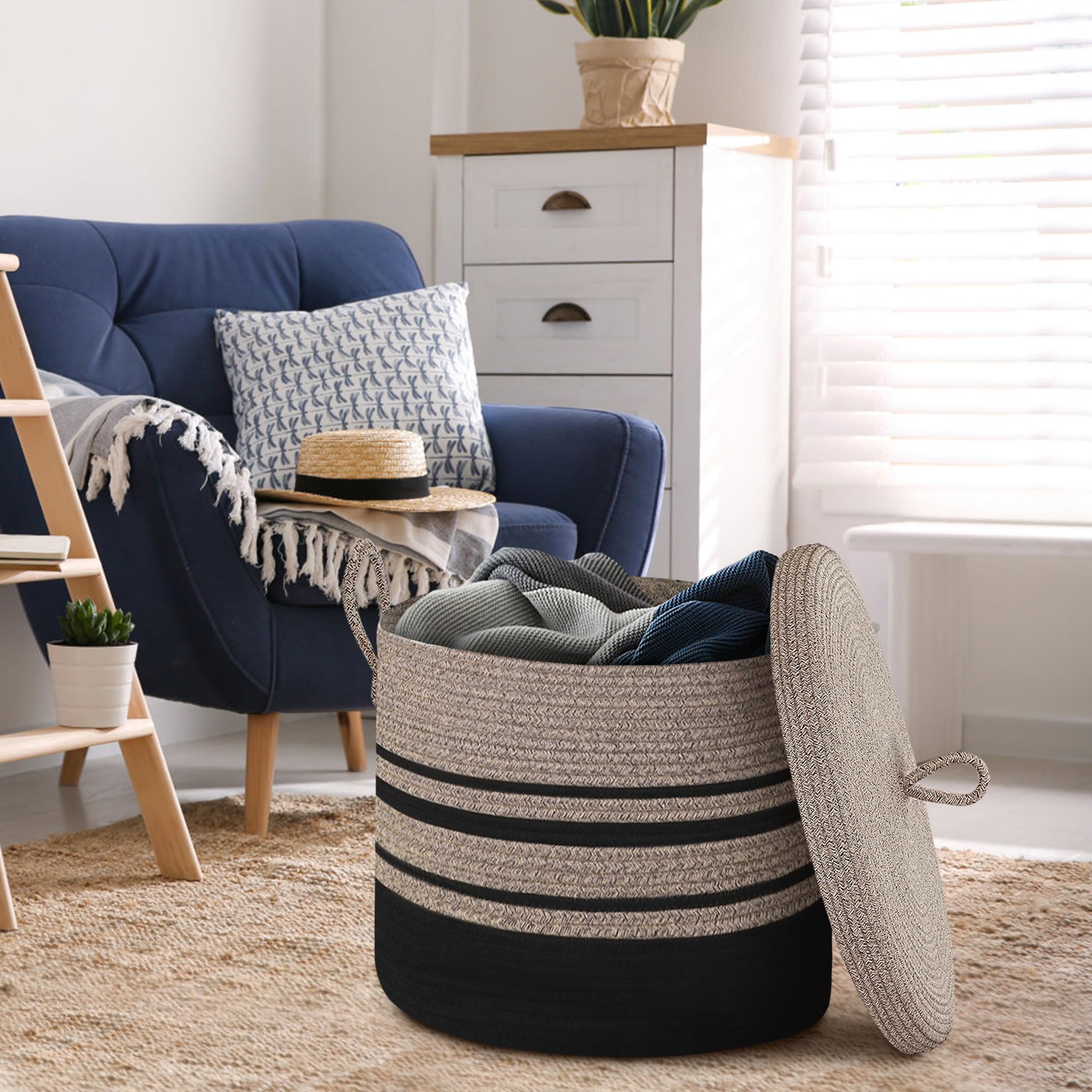 HONCESTA large basket ideal for towels and pillows storage.
