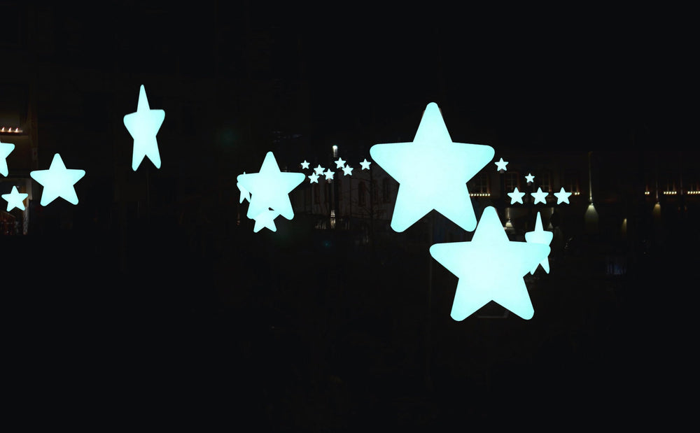 HoneyToys bedroom wall decor arranged in starry night scene