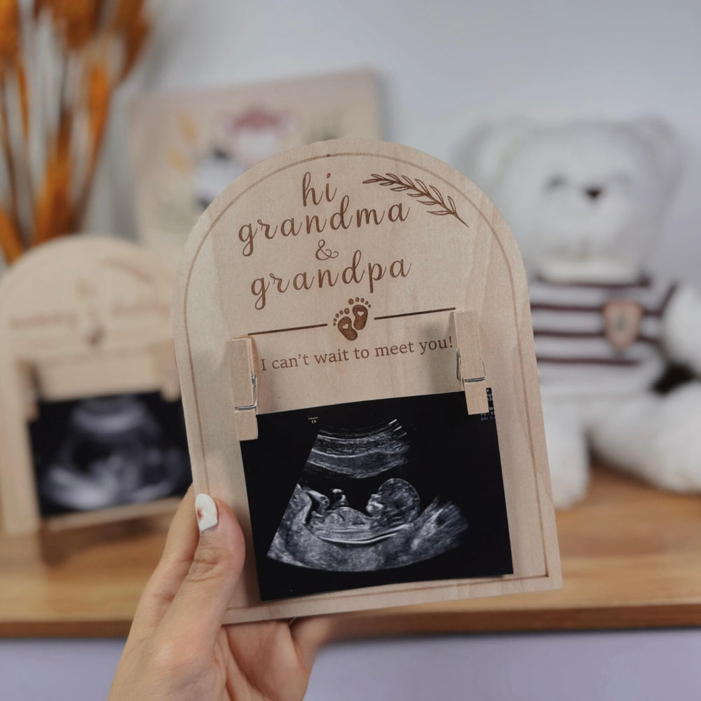 HONOCOOLS keepsake frame serves as a meaningful baby announcement accessory.