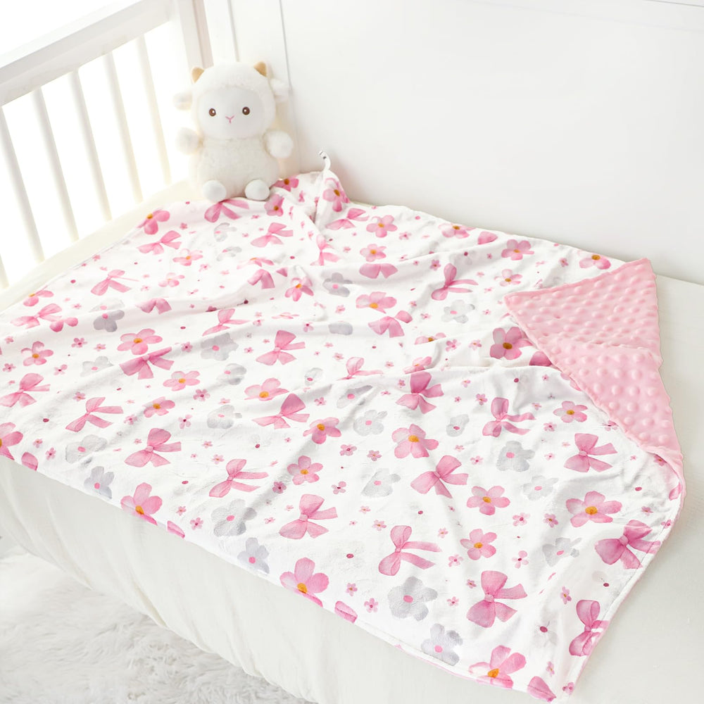 Hooyax double-sided backing provides warmth with skin friendly feel