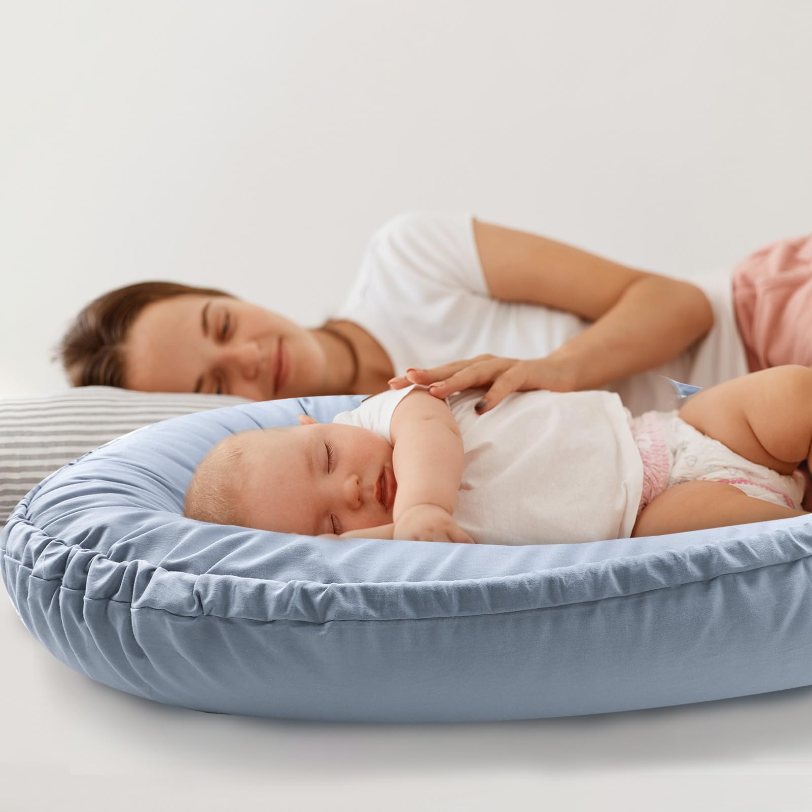 Hooyax Baby Lounger Cover blue outdoor-use, keeps fabric breathable during outings.