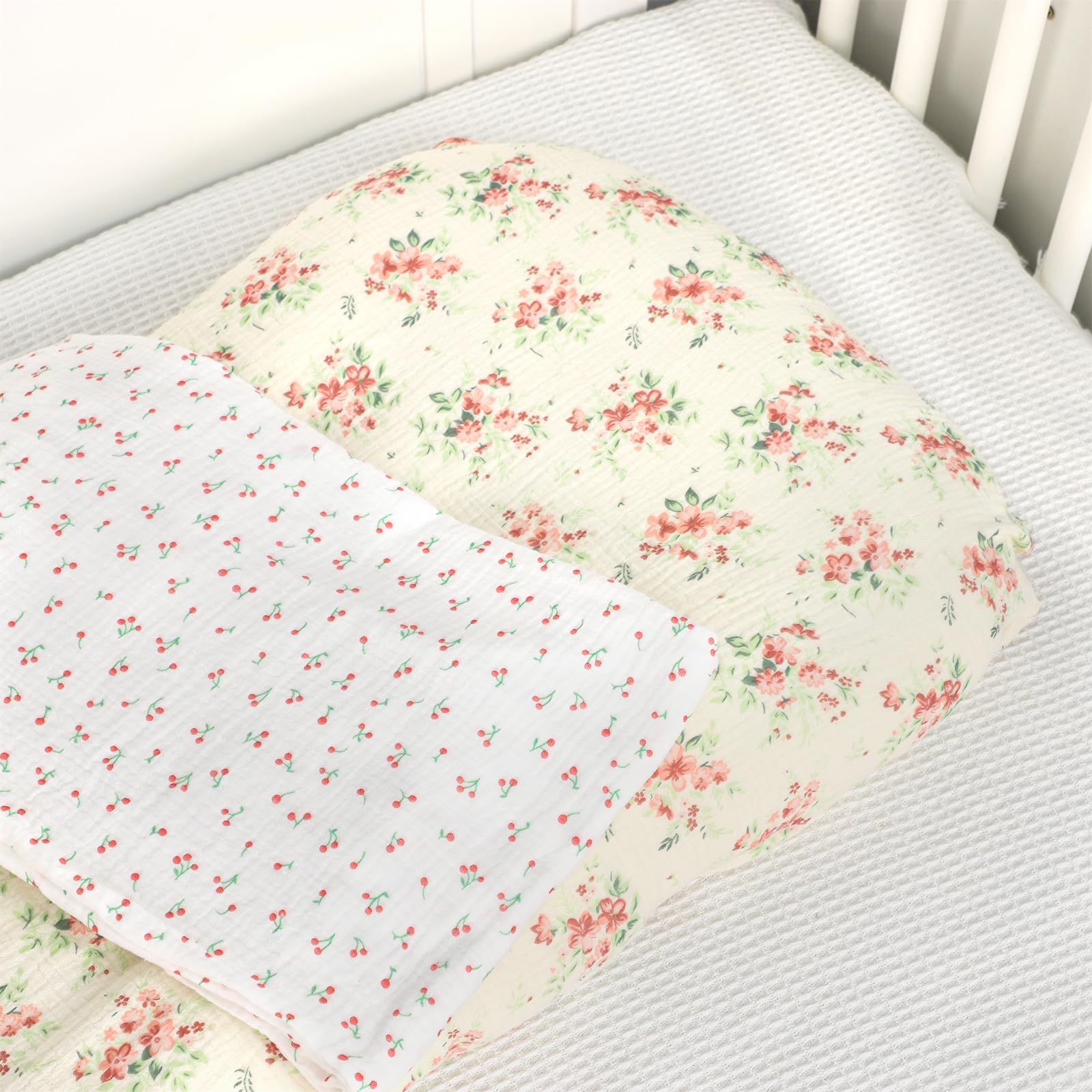Great baby shower gift: Hooyax floral lounger cover for parents