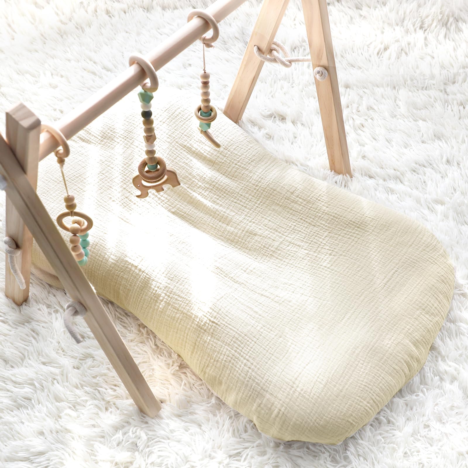 Hooyax envelope closure design allows quick snug fit on standard loungers