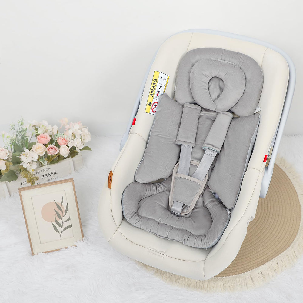 Hooyax easy-clean design helps busy parents keep the insert fresh.