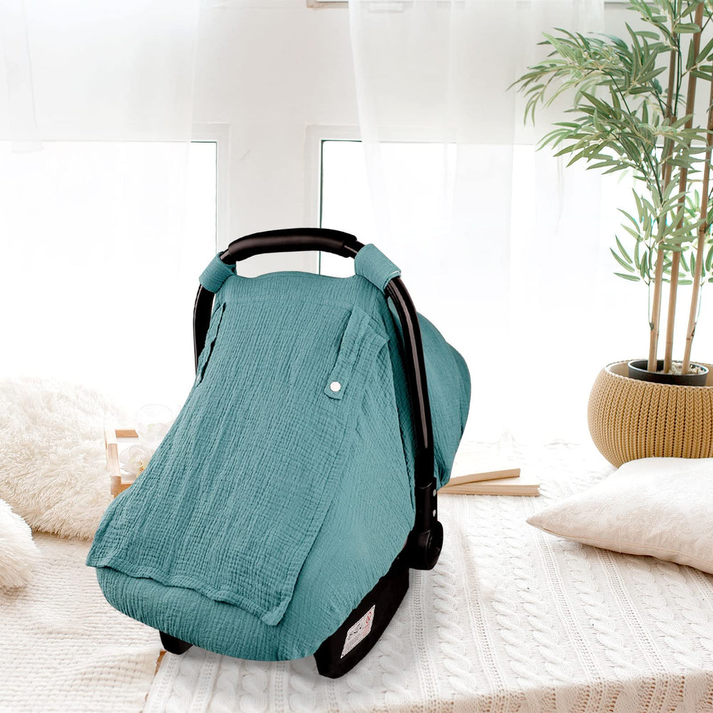 Hooyax lightweight infant canopy is easy to carry on trips.