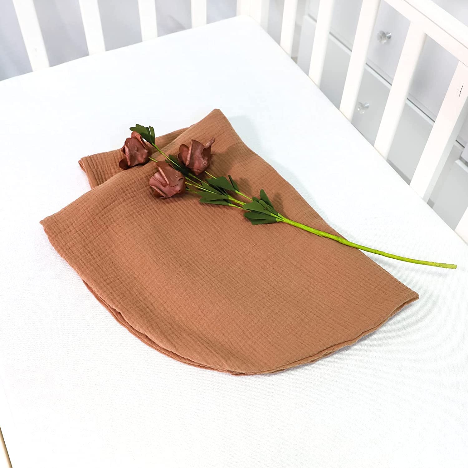 Easy-care muslin cover dries faster and stays soft after washing