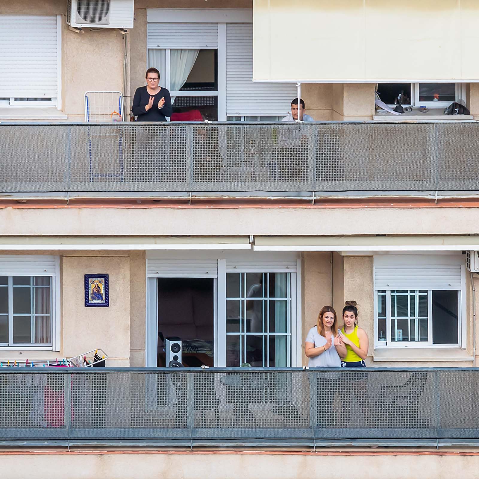 Hosuly black polyester balcony netting offers durable protection and clean look