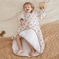 HOUSBAY 2-way-zip allows quick diaper changes without removing the sack