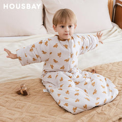 HOUSBAY bell-shaped bottom offers space for kicking and natural movement