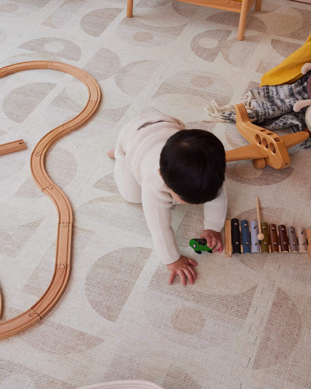 House of Noa baby play mat easy-clean surface helps wipe spills quickly.