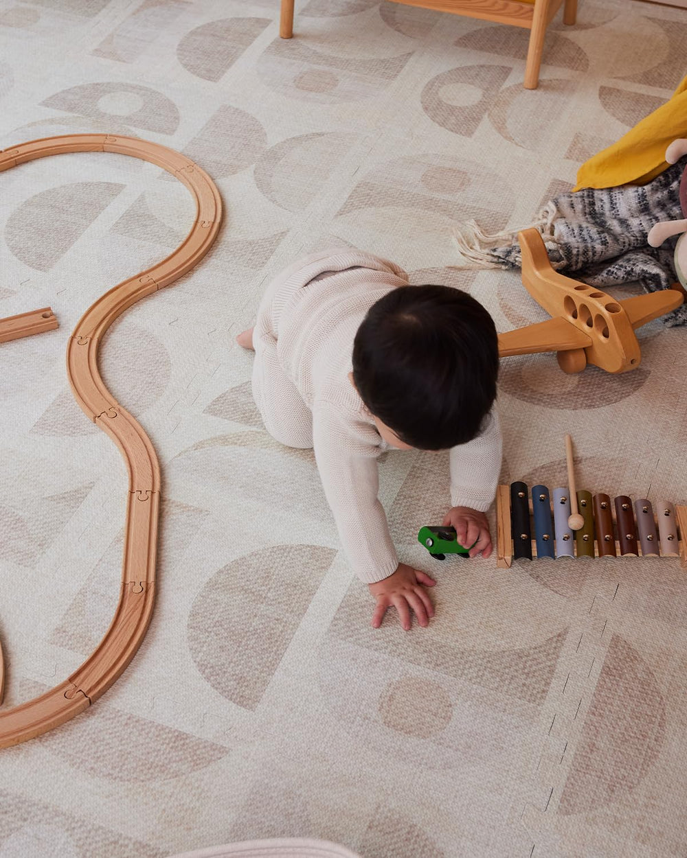 House of Noa baby play mat easy-clean surface helps wipe spills quickly.