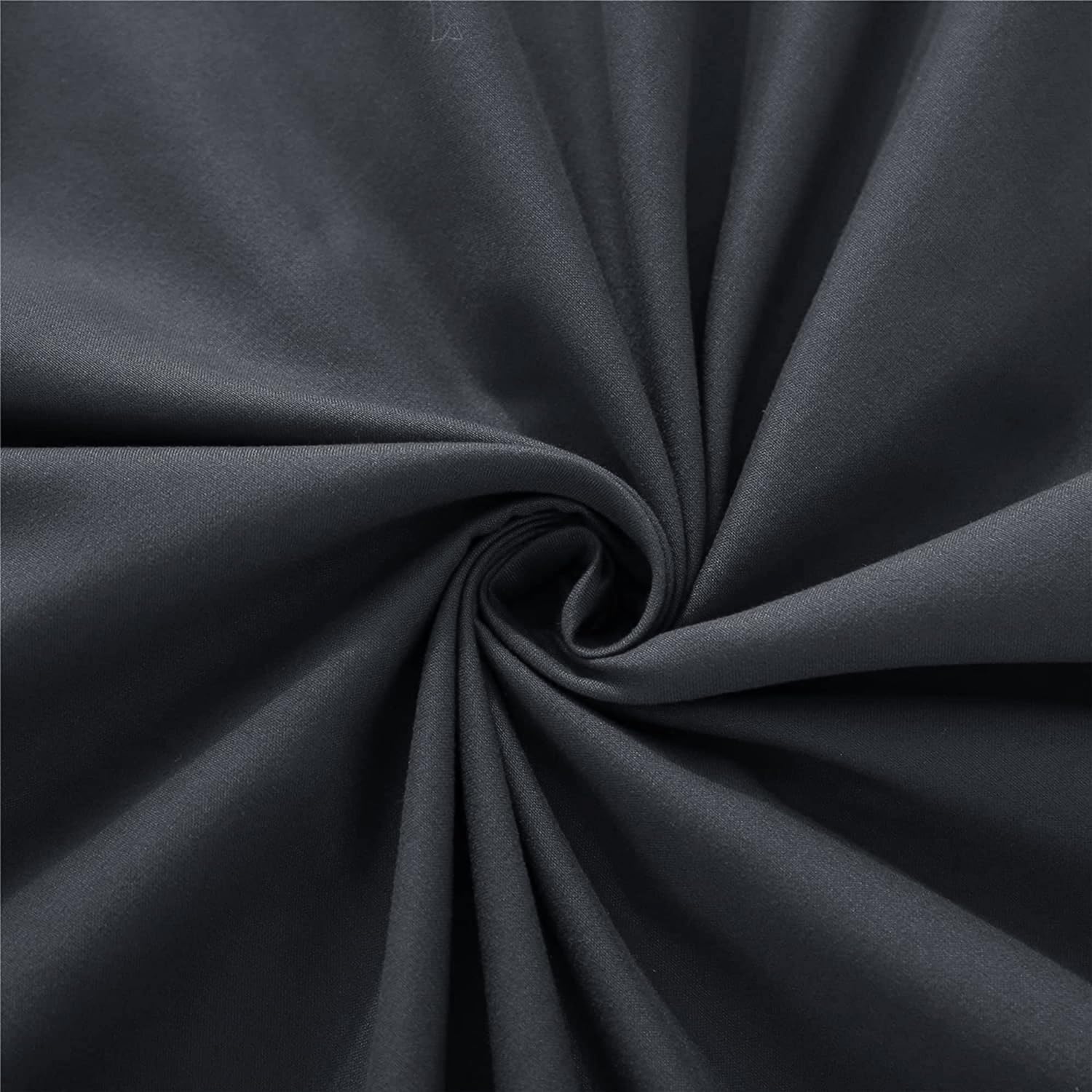 HRIKSH travel pillowcase with zipper closure keeps pillows secure on trips.