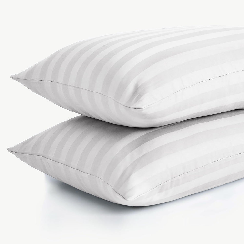 Hriksh zipper closure pillowcase for secure containment during travel.
