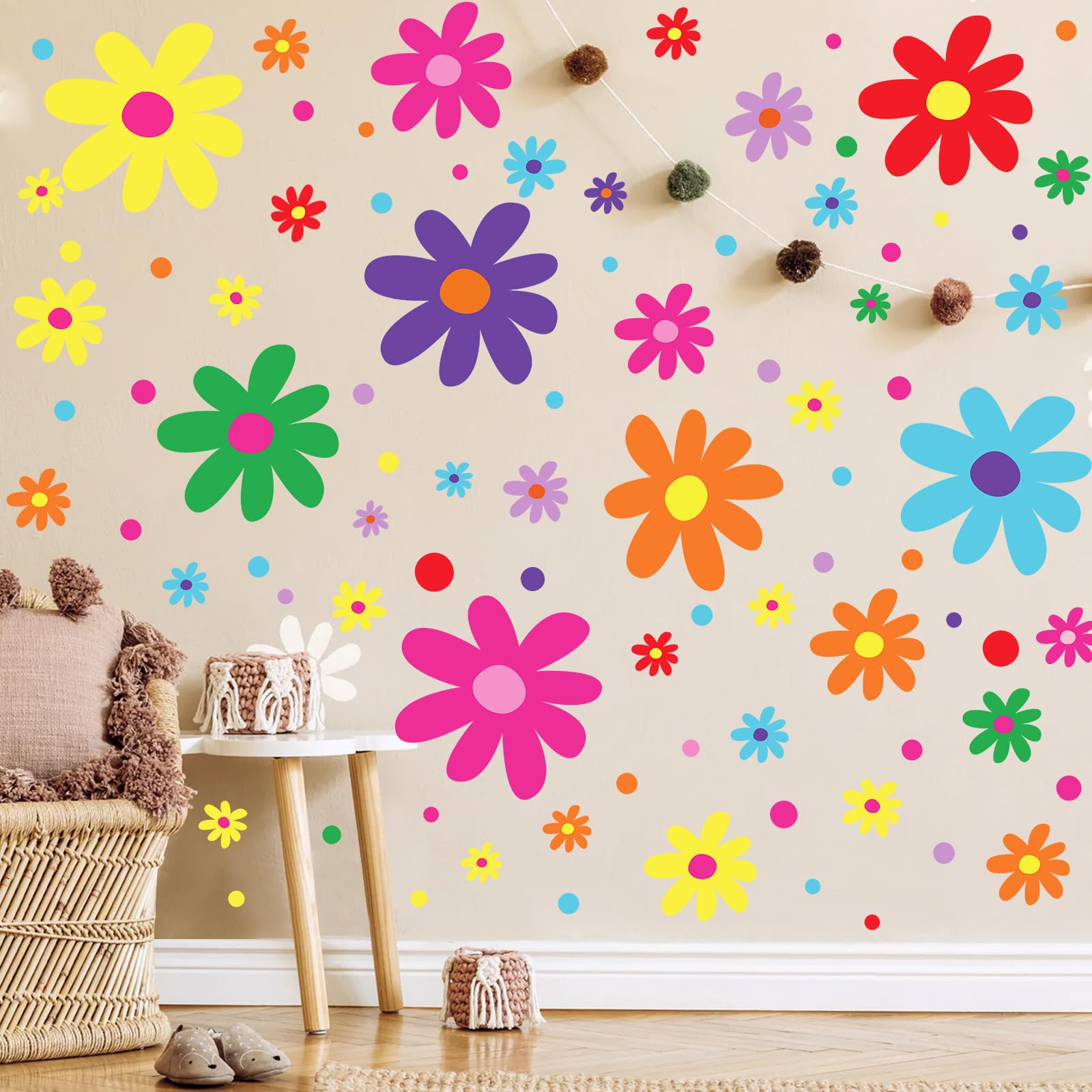 HSDSH glow-daisy-wall-decal-ceiling showcases ceiling-friendly glow in any room.