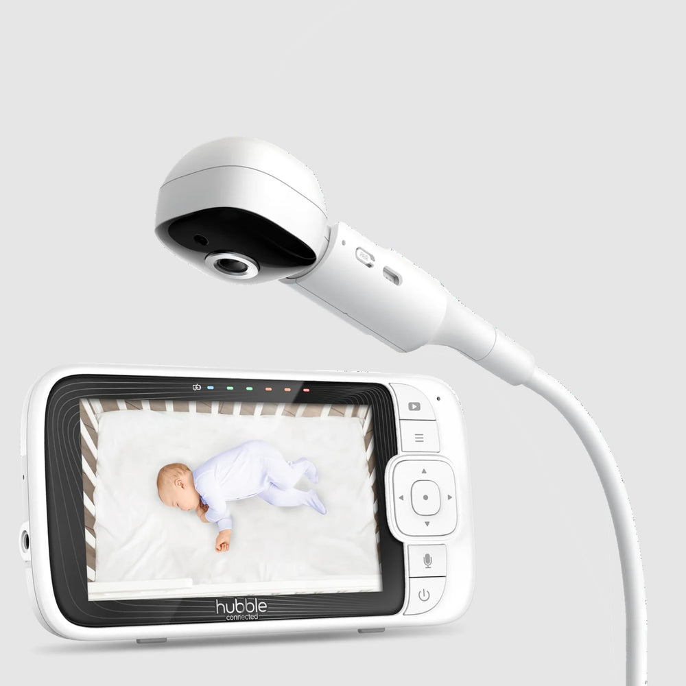 Hubble Connected Nursery Pal Skyview 5-inch screen delivers crisp real-time viewing.
