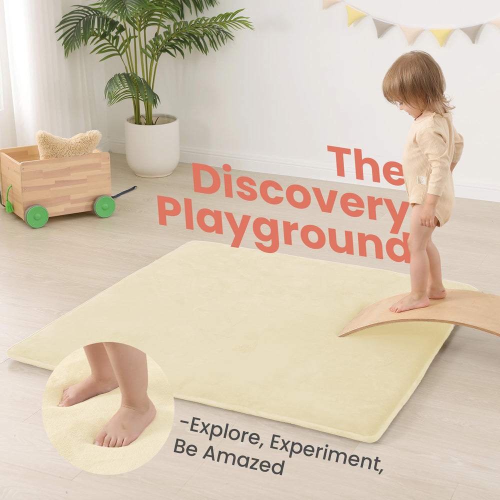 Huloo Sleep coral velvet fabric closeup highlights water-repellent surface.