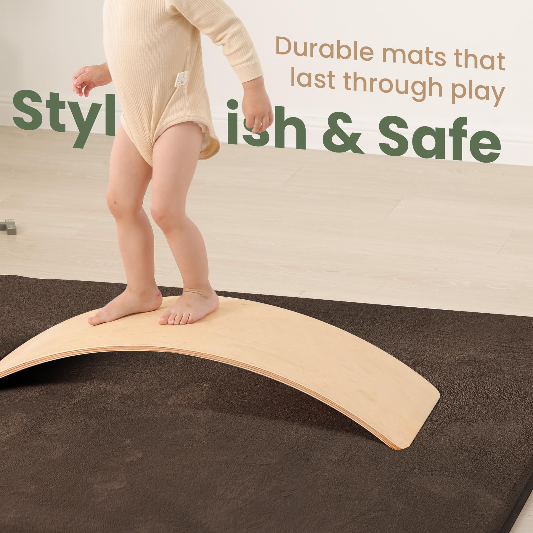 Huloo Sleep mat cleans quickly, ideal for spills and muddy paws