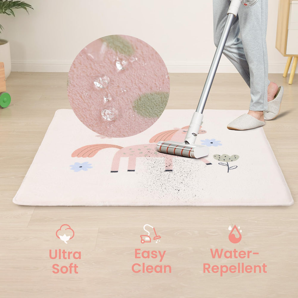 Easy-clean design lets you wipe spills and drool away quickly.