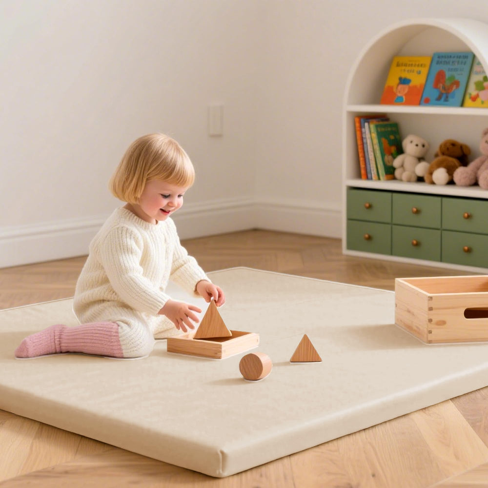 Huloo Sleep large 50x50 mat offers ample space for babies and toddlers.