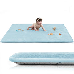 Huloo Sleep play mat 50x74 offers a spacious area for tummy time and safe crawling.