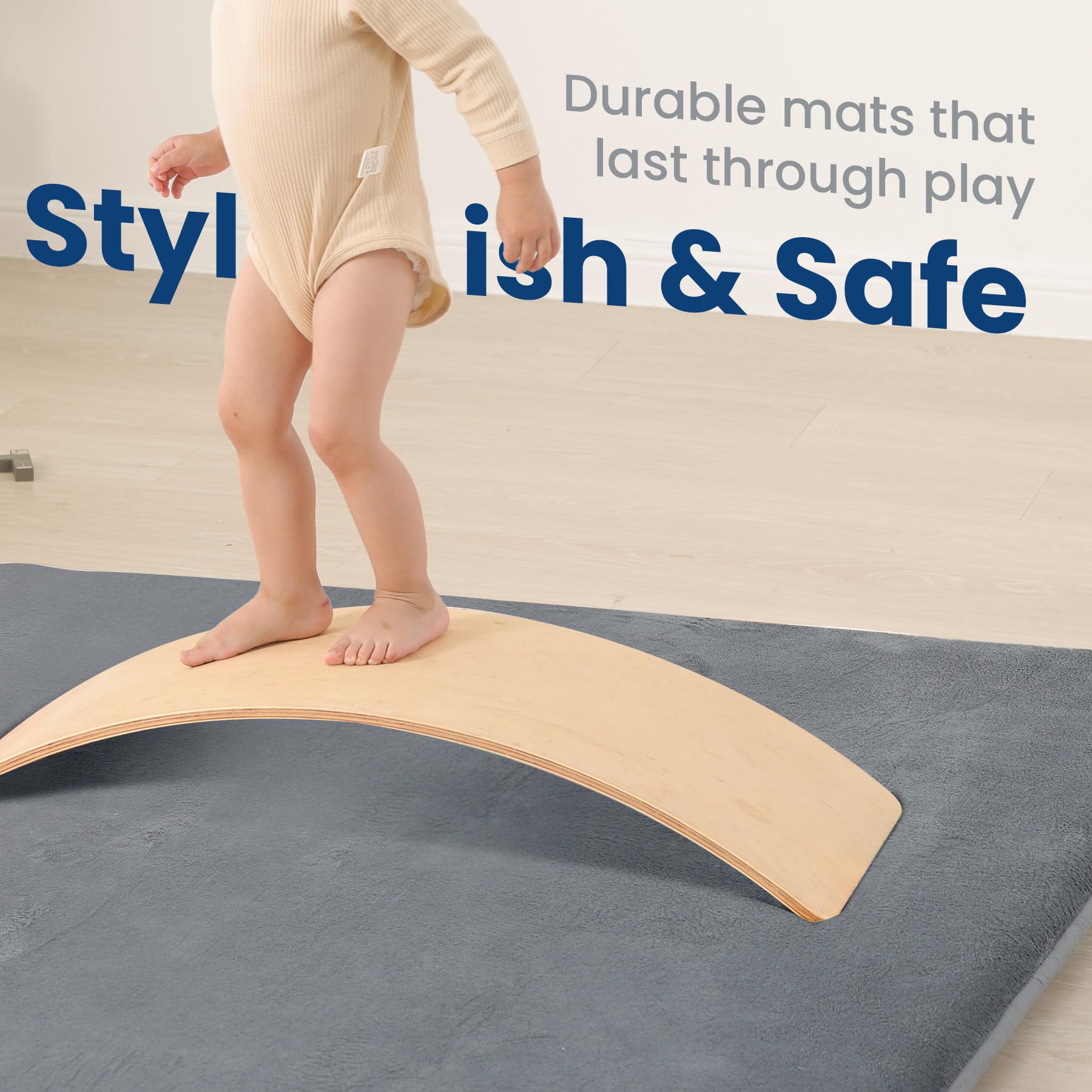 Close-up shows water-repellent fabric handling spills on Huloo Sleep mat.