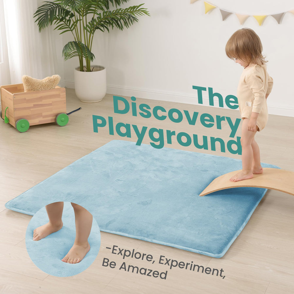 Huloo Sleep water-repellent coral velvet surface helps clean spills easily.
