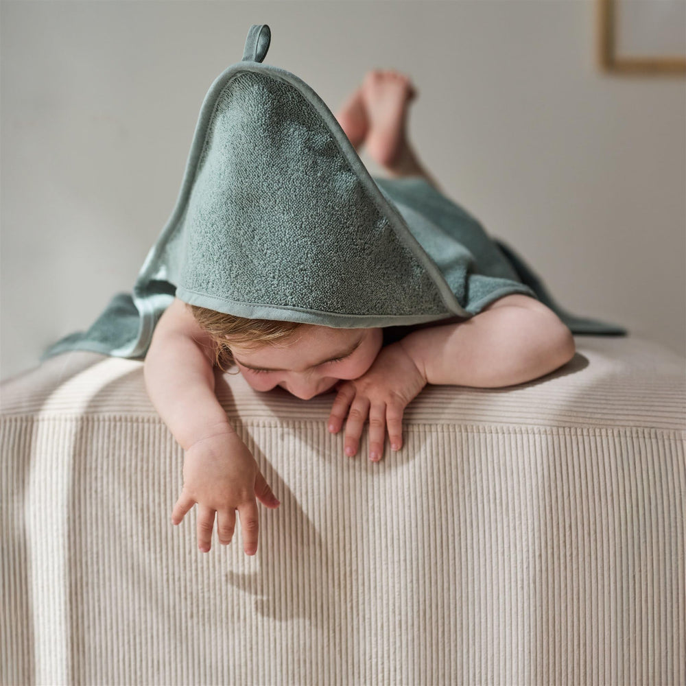 Huxie towel packaging is gift-ready and timeless.