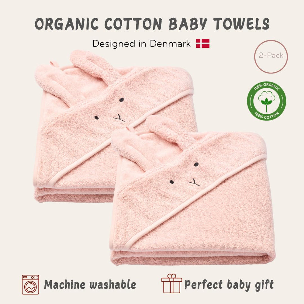 Huxie baby towel with absorbent fabric dries quickly after baths.