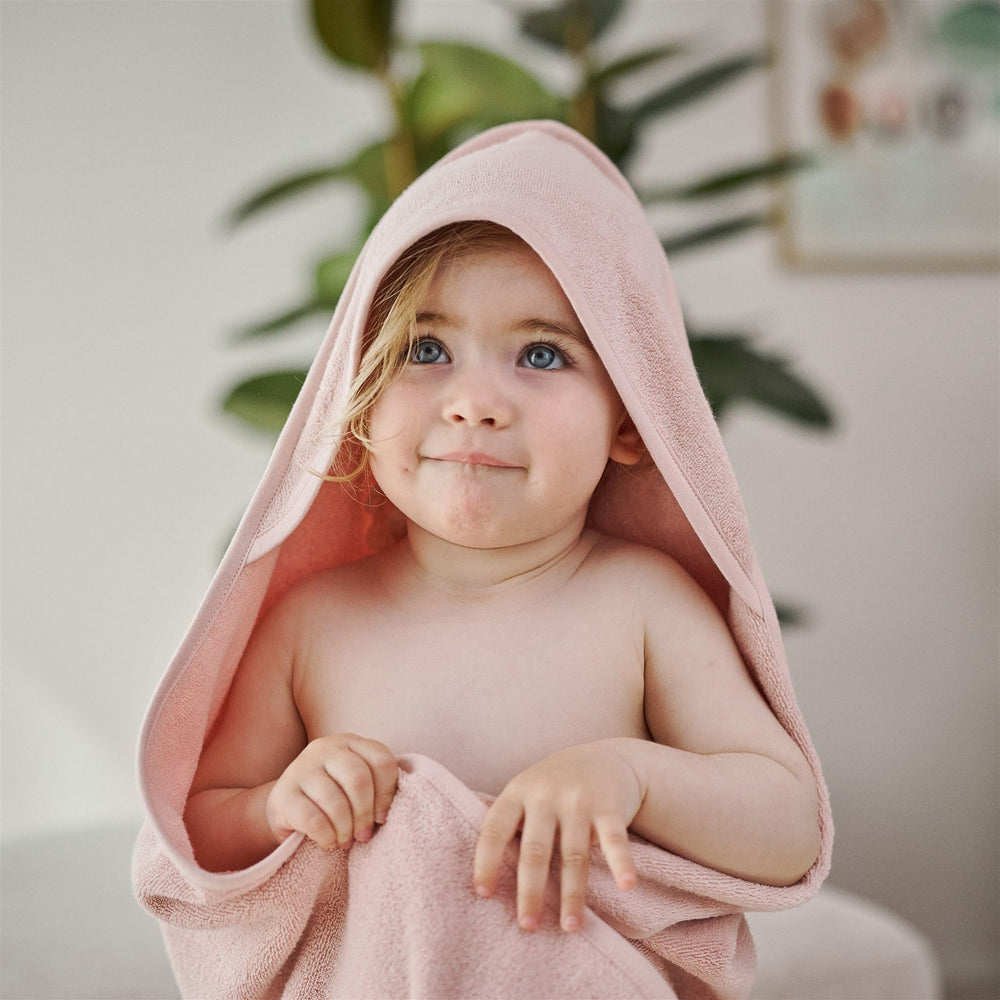 Huxie hooded towel makes a thoughtful, gift-ready pick with a gender-neutral cozy feel.