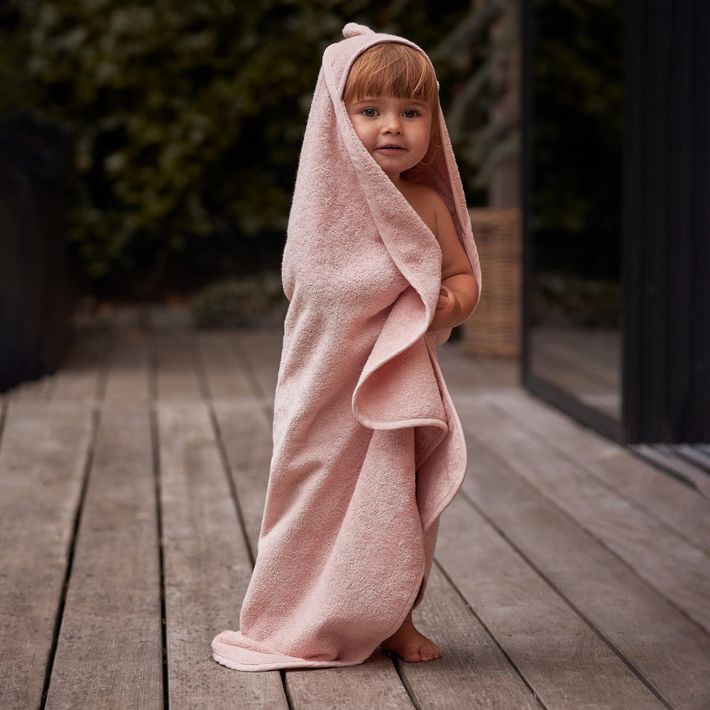 Huxie gift-ready towel set appeals to new parents.