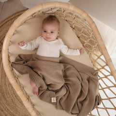 Huxie knitted blanket fog color for stroller outings and soft comfort.