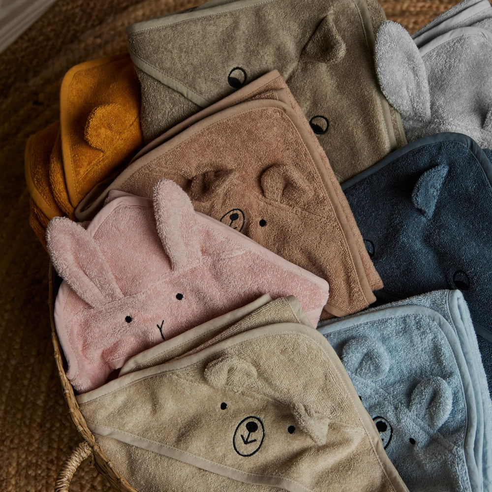Huxie durable fabric stays plush with frequent laundering.