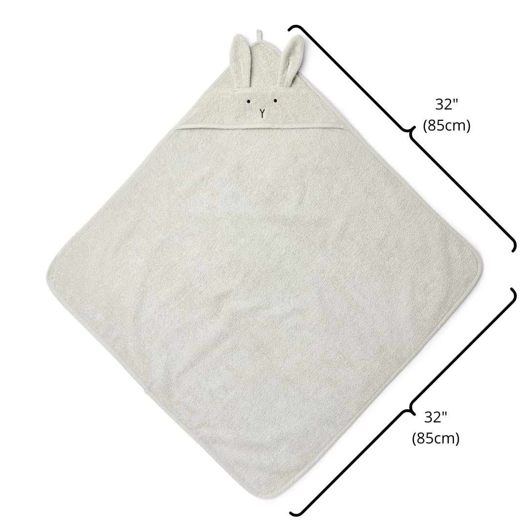 Huxie Scandinavian-inspired design badge on the towel for premium feel