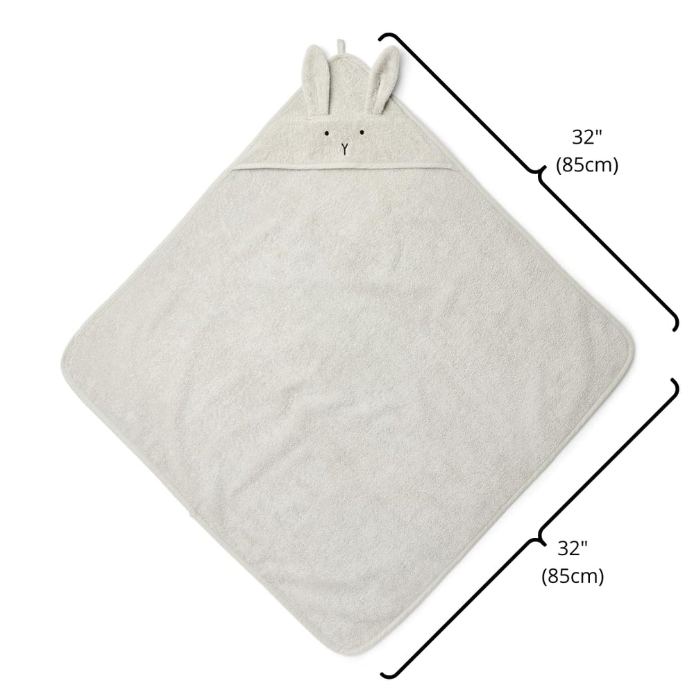 Huxie Scandinavian-inspired design badge on the towel for premium feel