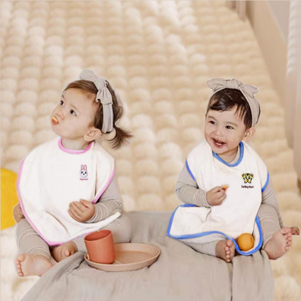 Hwieccogts bibs have two adjustable snaps for growing kids.