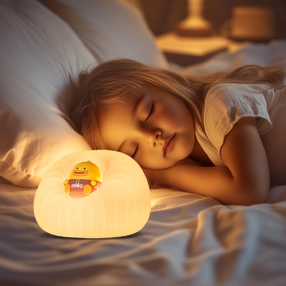 ICARER FAMILY nursery night light uses soothing colors to foster calm.