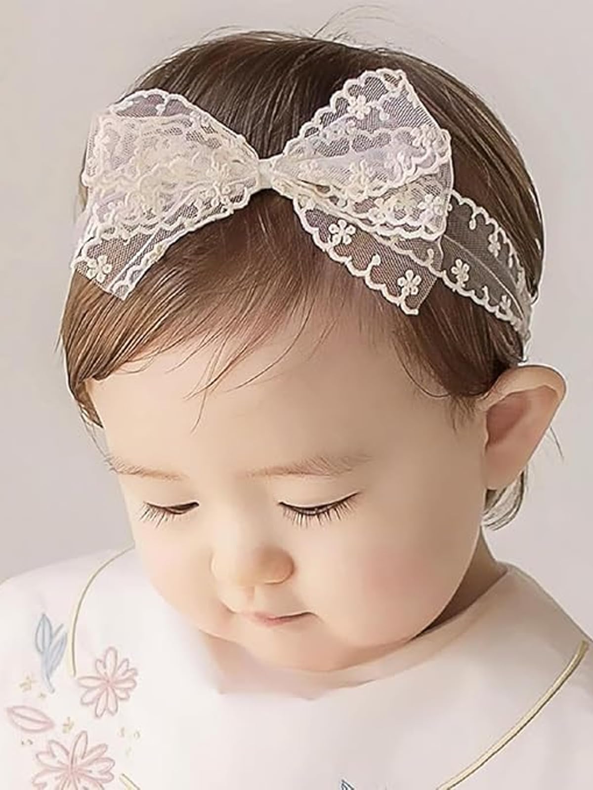 ICKEYOU beige bow lace headband for babies, soft and skin-friendly