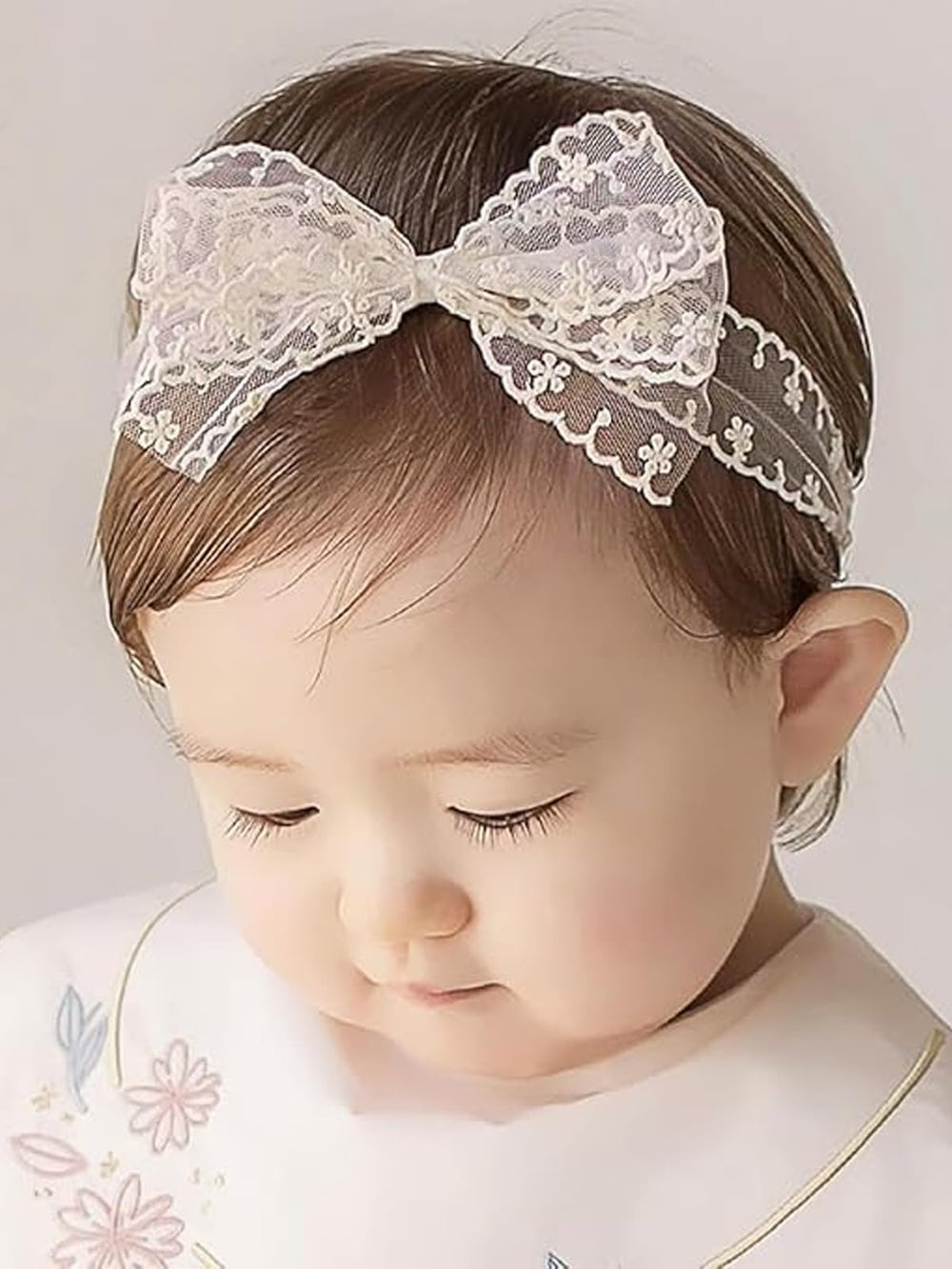 ICKEYOU beige bow lace headband for babies, soft and skin-friendly