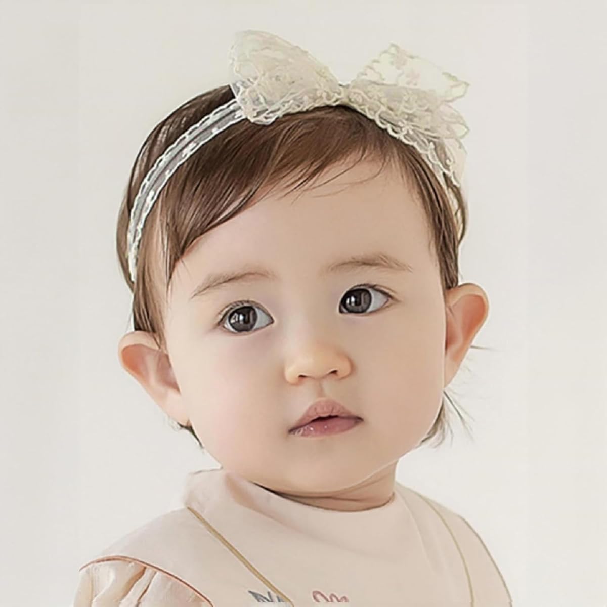 ICKEYOU beige lace headband, gentle fit for toddlers