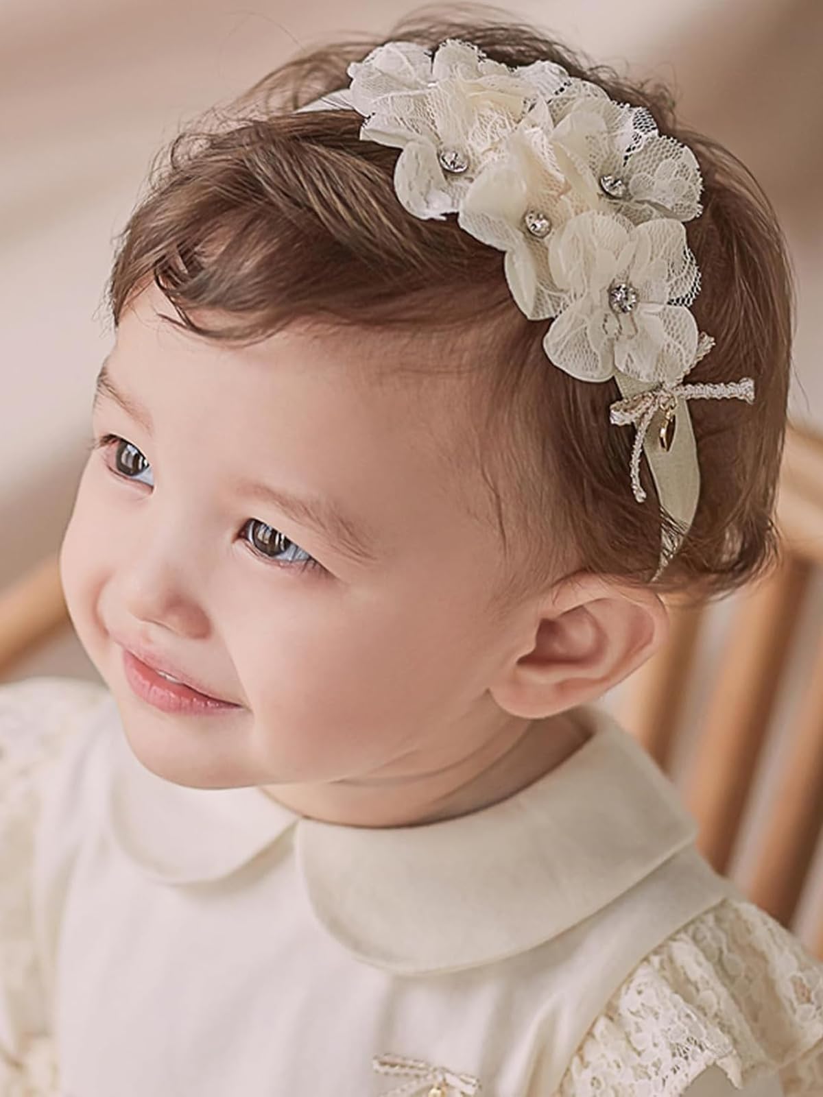 ICKEYOU baby girls hairband with a white lace bow, gentle on delicate scalps.