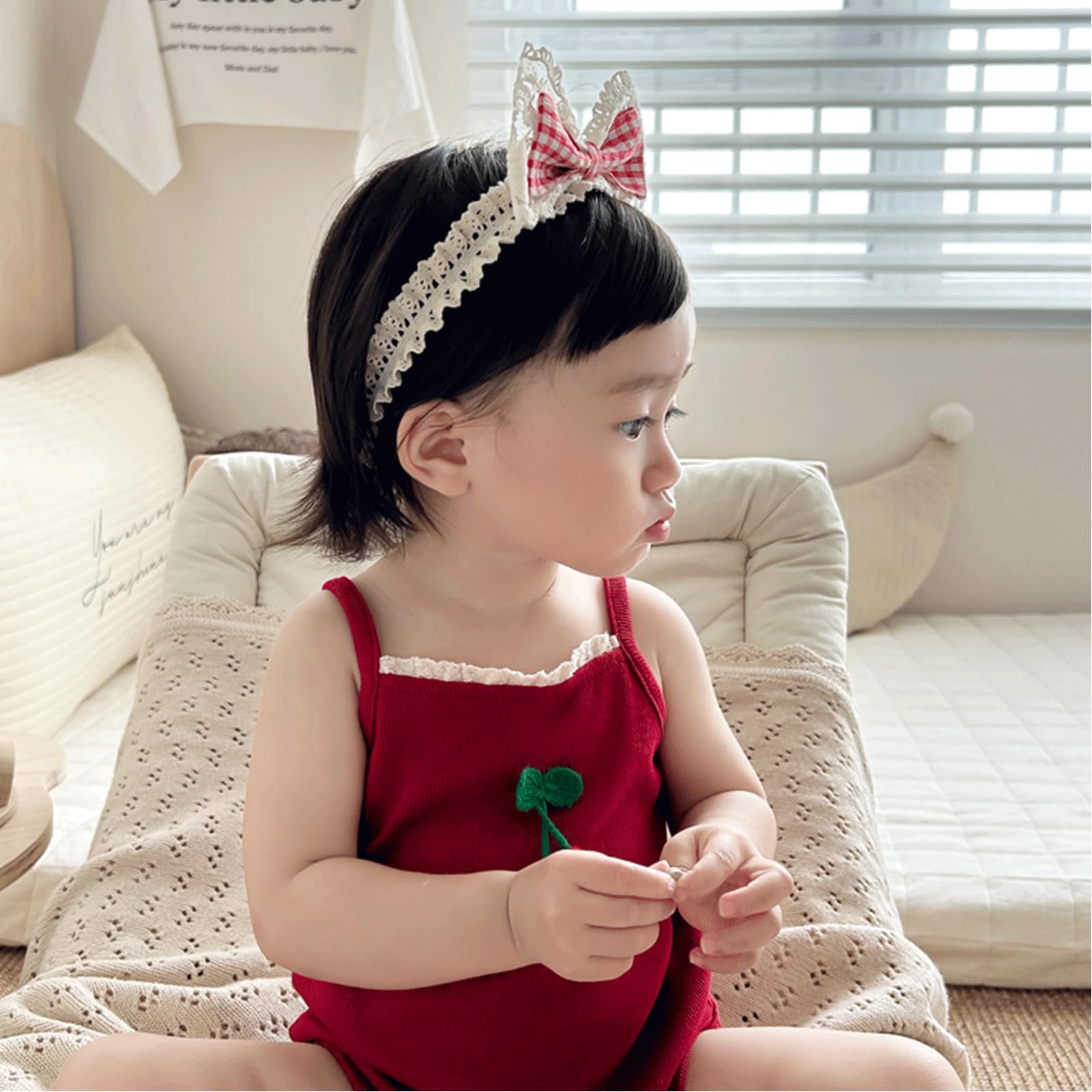 ICKEYOU elastic headband is easy to pull on and off