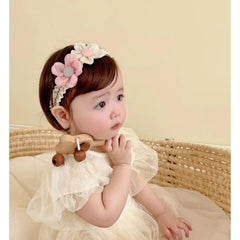 ICKEYOU handmade lace headband with pearls adds a graceful touch for photos.