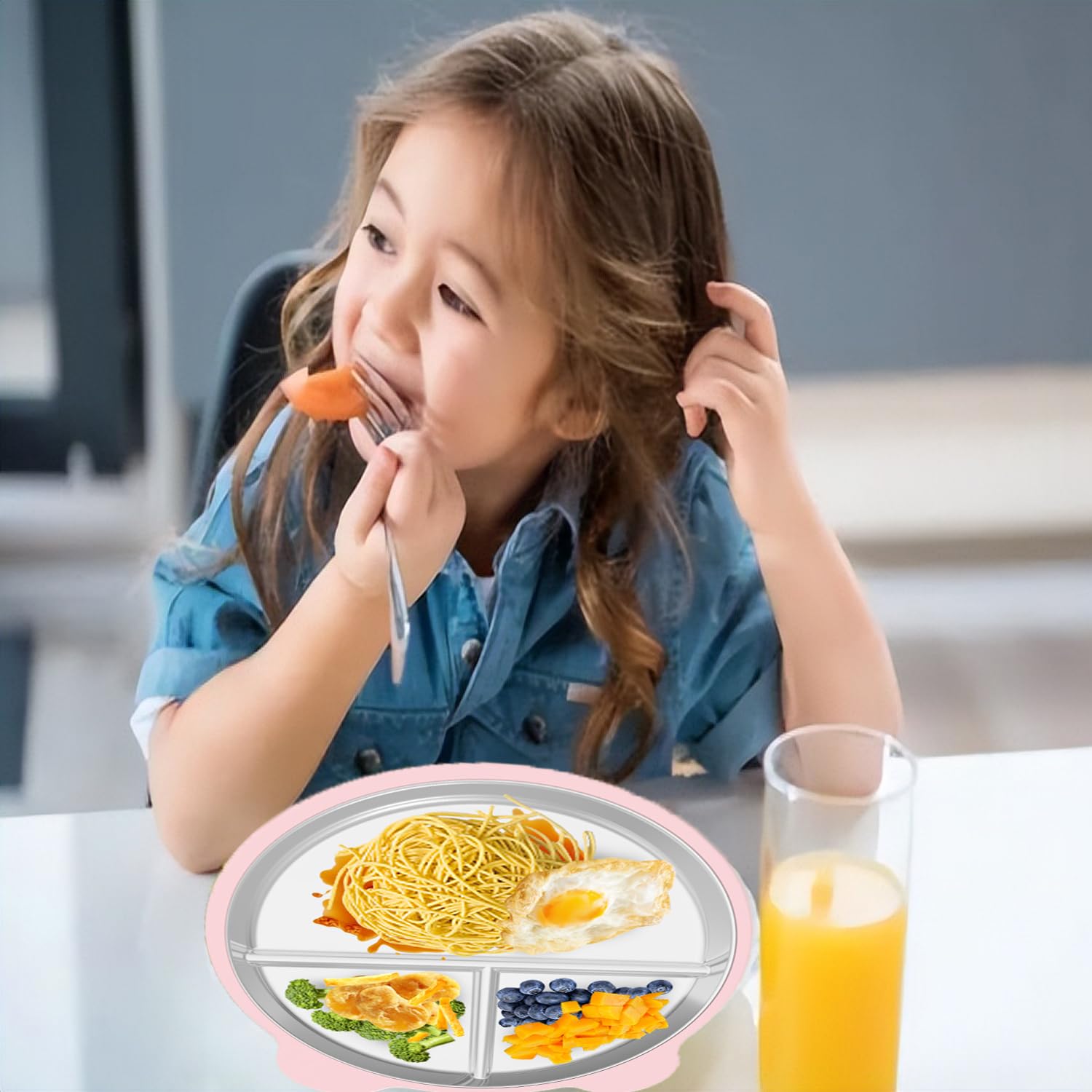 iLulala 304 stainless steel toddler plate blends durability and easy cleaning.