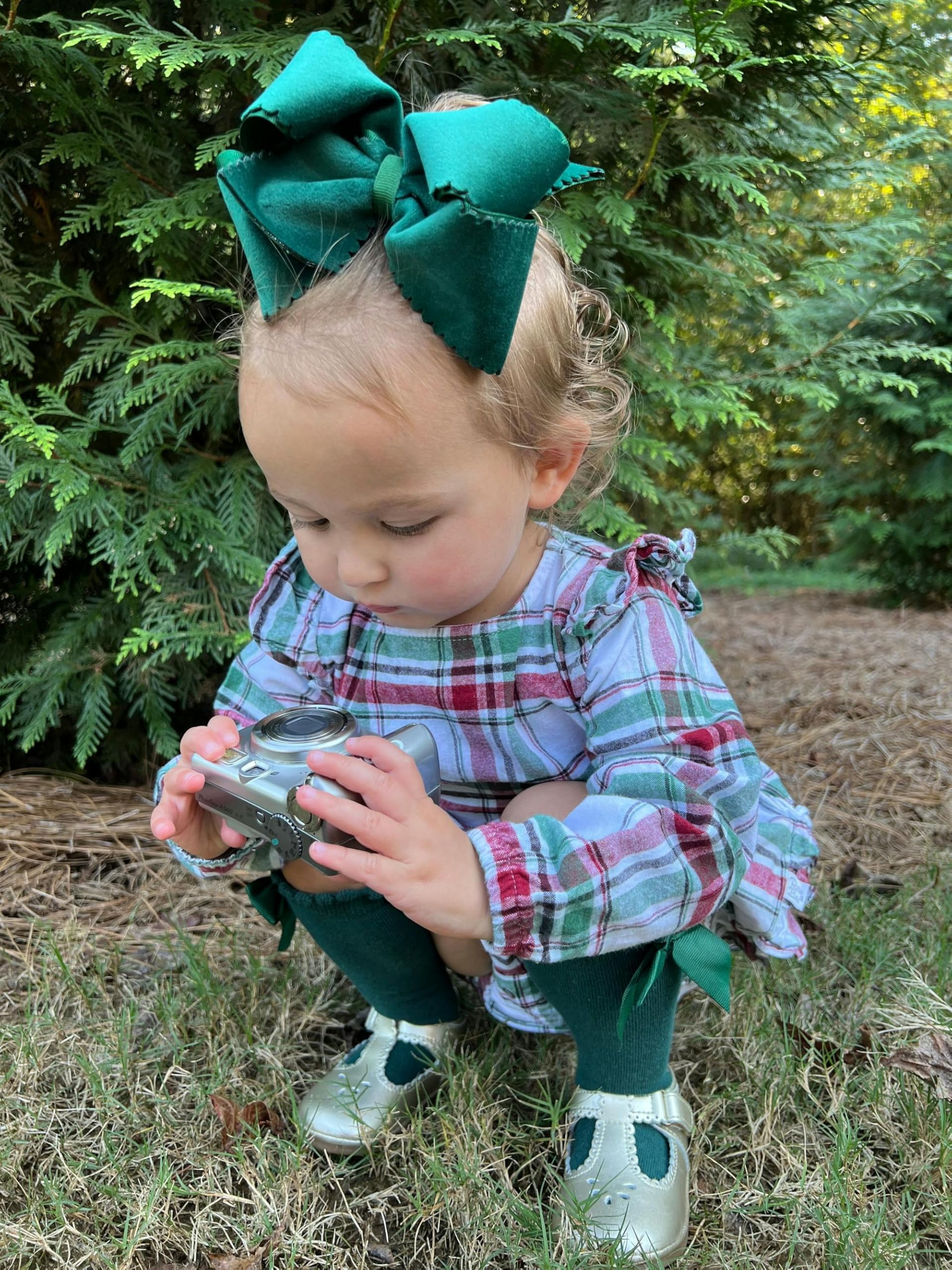 Wee Ones Girls' Grosgrain Hair Bow with Scalloped Edge Faux Velvet Overlay, Small King, Forest Green